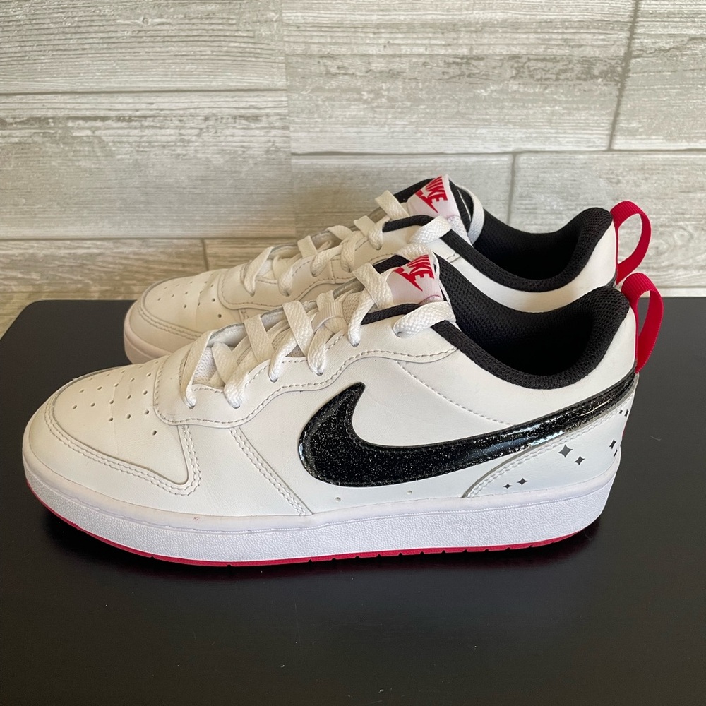 Nike White and Black Sneakers with Pink accents Details